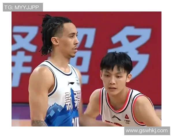 广东宏远主场不敌新疆队,遭遇连败!退役球员张敬龙回归助力