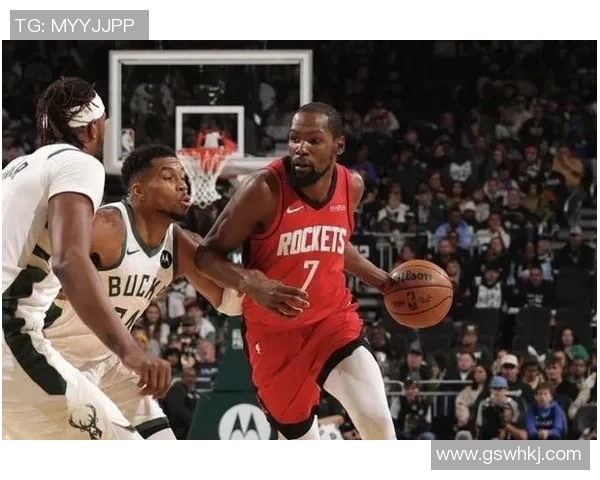 雄鹿主场击败快船，字母哥砍下三双领军取胜